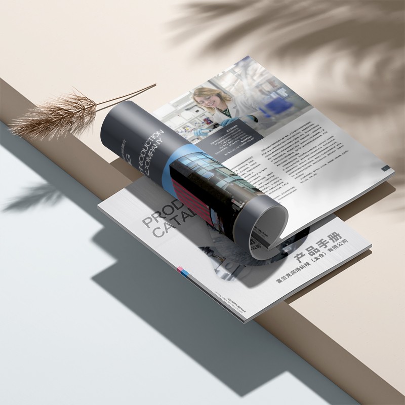 時(shí)尚畫(huà)冊(cè)設(shè)計(jì)的“走鋼絲藝術(shù)”：如何讓創(chuàng)意不飄，讓銷(xiāo)量不冷？